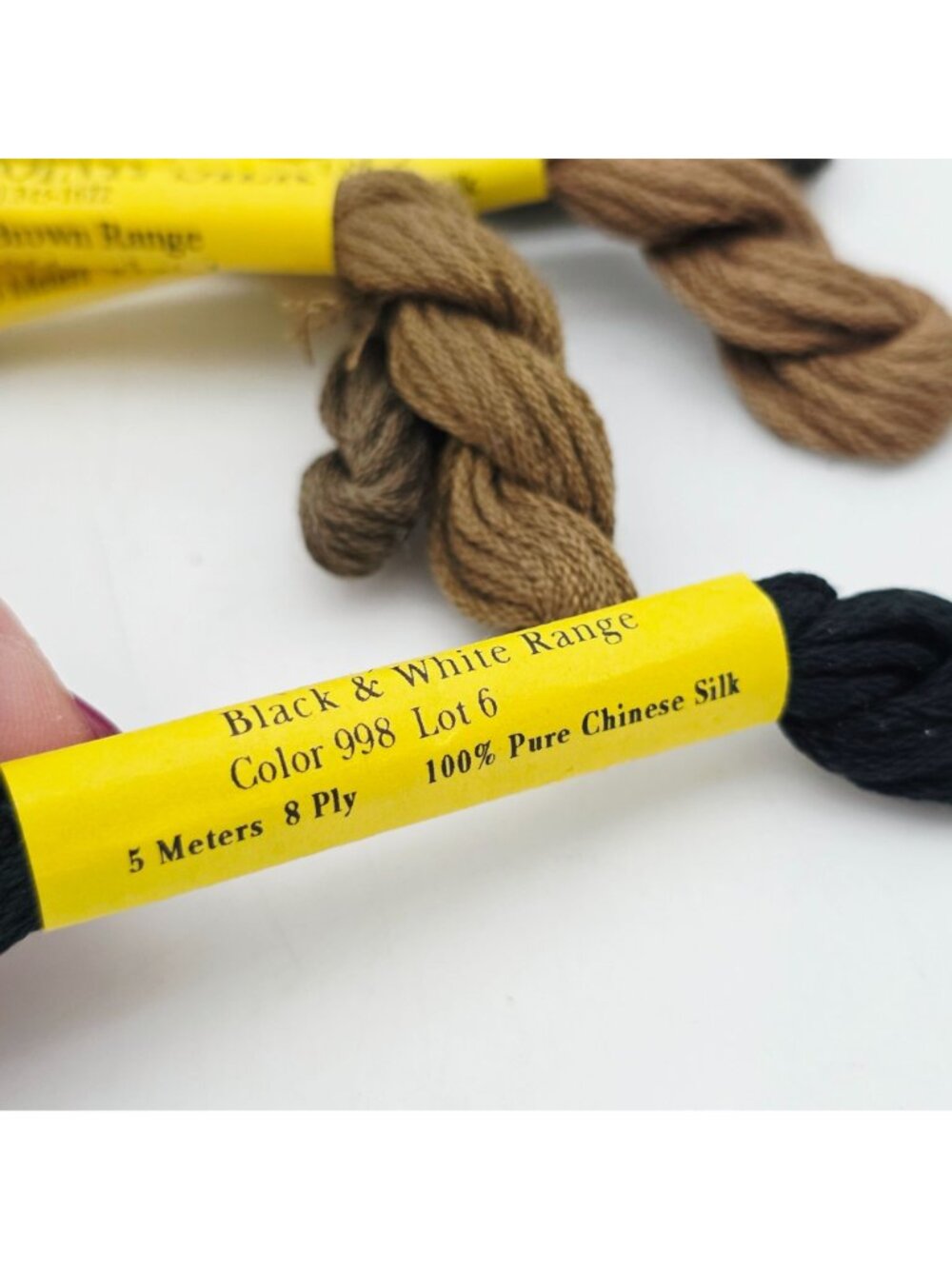 Embroidery Craft Floss Chinese Silk Thread Lot of 7 Needlepoint Silk & L'atelier - Picture 10 of 10
